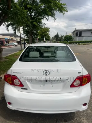 Toyota Corolla 2010 White