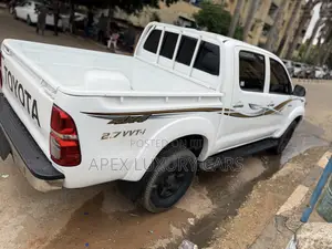 Toyota Hilux 2012 White