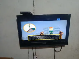 Clean 32" Samsung Smart Tv
