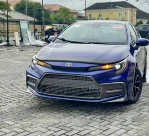 Toyota Corolla SE 2020 Blue