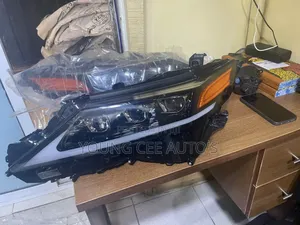 Toyota Camry 2018 3 Touch Led