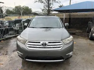 Toyota Highlander Limited 3.5L 2WD 2013 Green