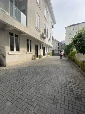 Furnished 3bdrm House in Parkview Estate for rent