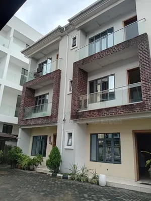 4bdrm Duplex in Lekki Phase 1 for rent