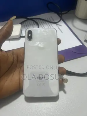 Apple iPhone X 64 GB White