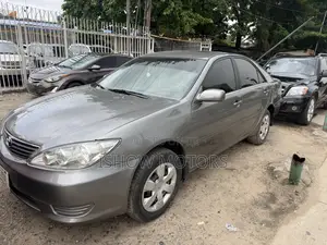 Toyota Camry LE 4dr Sedan (2.4L 4cyl 5A) 2006 Gray
