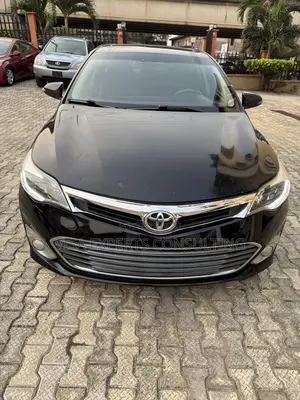Toyota Avalon Limited Sedan FWD (3.5L 6cyl 6A) 2013 Black