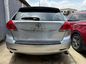 Toyota Venza 2010 Silver
