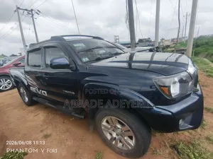 Toyota Tacoma Double Cab 4x4 4.0L V6 5-Speed Automatic 2013 Blue