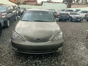 Toyota Camry LE 4dr Sedan (2.4L 4cyl 5A) 2006 Green