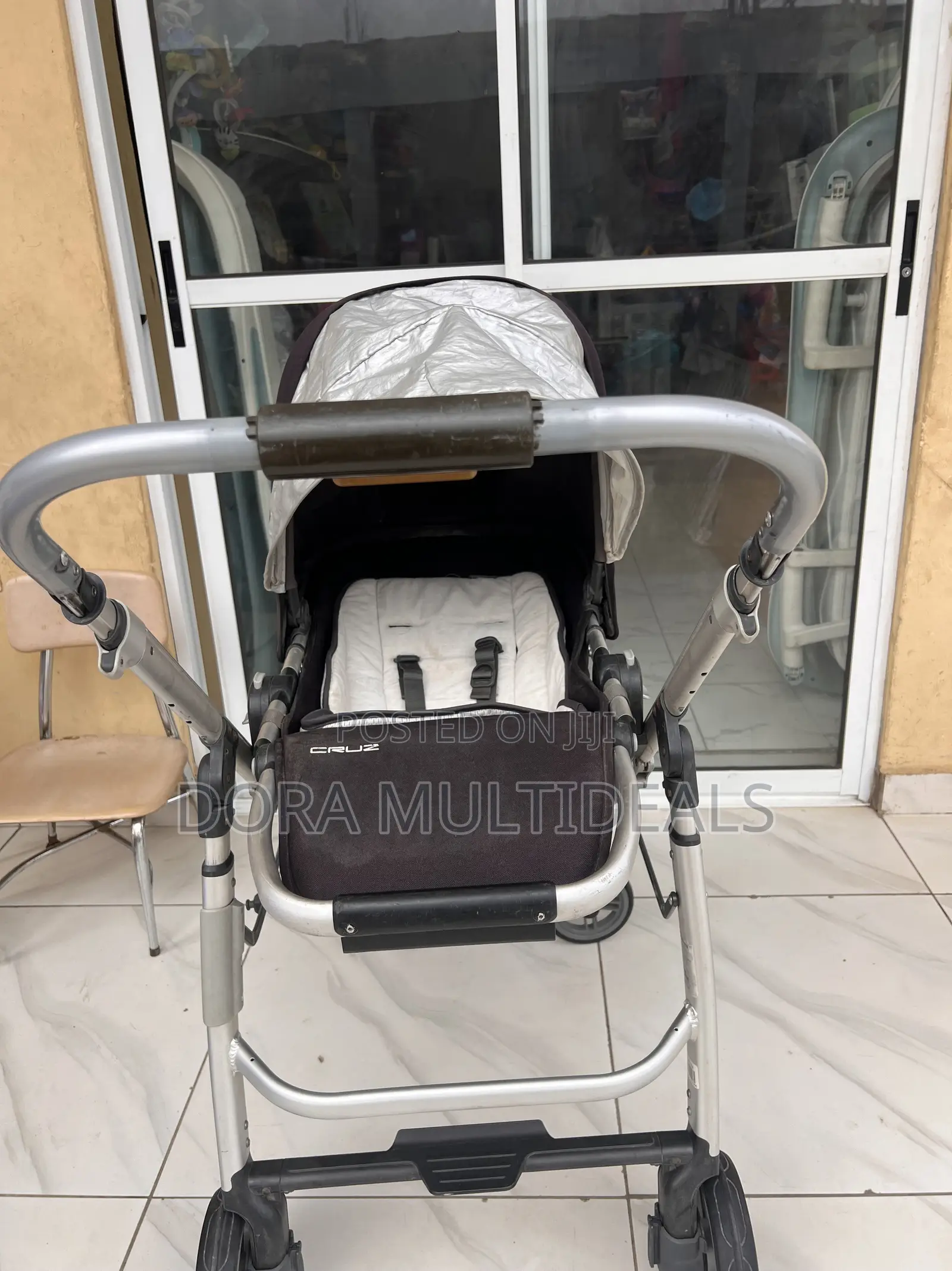 Reversible Bassinet Stroller With Baby Cushion