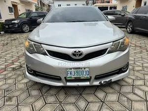 Toyota Camry SE 4dr Sedan (2.5L 4cyl 6A) 2013 Silver