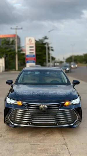 Toyota Avalon XLE 2020 Blue