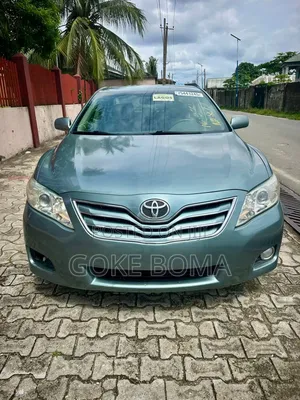 Toyota Camry XLE 4dr Sedan (2.5L 4cyl 6AM) 2010 Green
