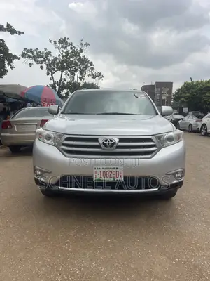 Toyota Highlander Limited 3.5l 4WD 2013 Silver