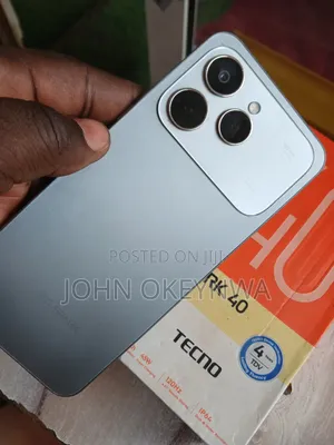 Tecno Spark 40 128 GB Silver