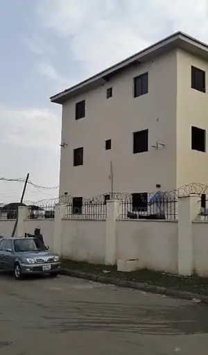 20bdrm Block of Flats in Garki for sale