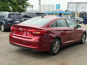 Hyundai Sonata Limited Sedan FWD (2.4L 4cyl 6A) 2017 Red