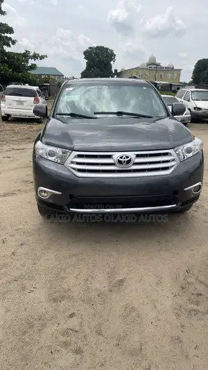 Toyota Highlander Limited 2012 Gray