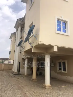 2bdrm Block of Flats in Off News Engineering, Dawaki for rent