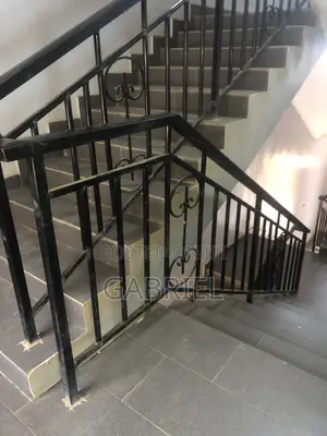 2bdrm Block of Flats in Off News Engineering, Dawaki for rent
