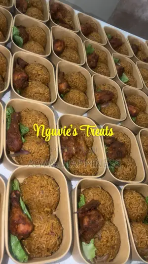 Smoky Jollof Rice and Chicken /Coleslaw