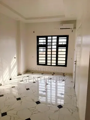 2bdrm Apartment in Conservation Rd, Lekki Phase 2 for rent