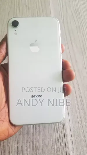 Apple iPhone XR 64 GB White