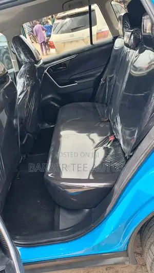 Toyota RAV4 2019 Blue