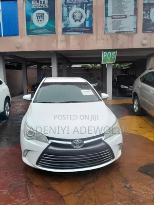 Toyota Camry LE 4dr Sedan (2.5L 4cyl 6A) 2016 White