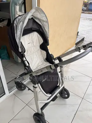 Reversible Bassinet Stroller With Baby Cushion