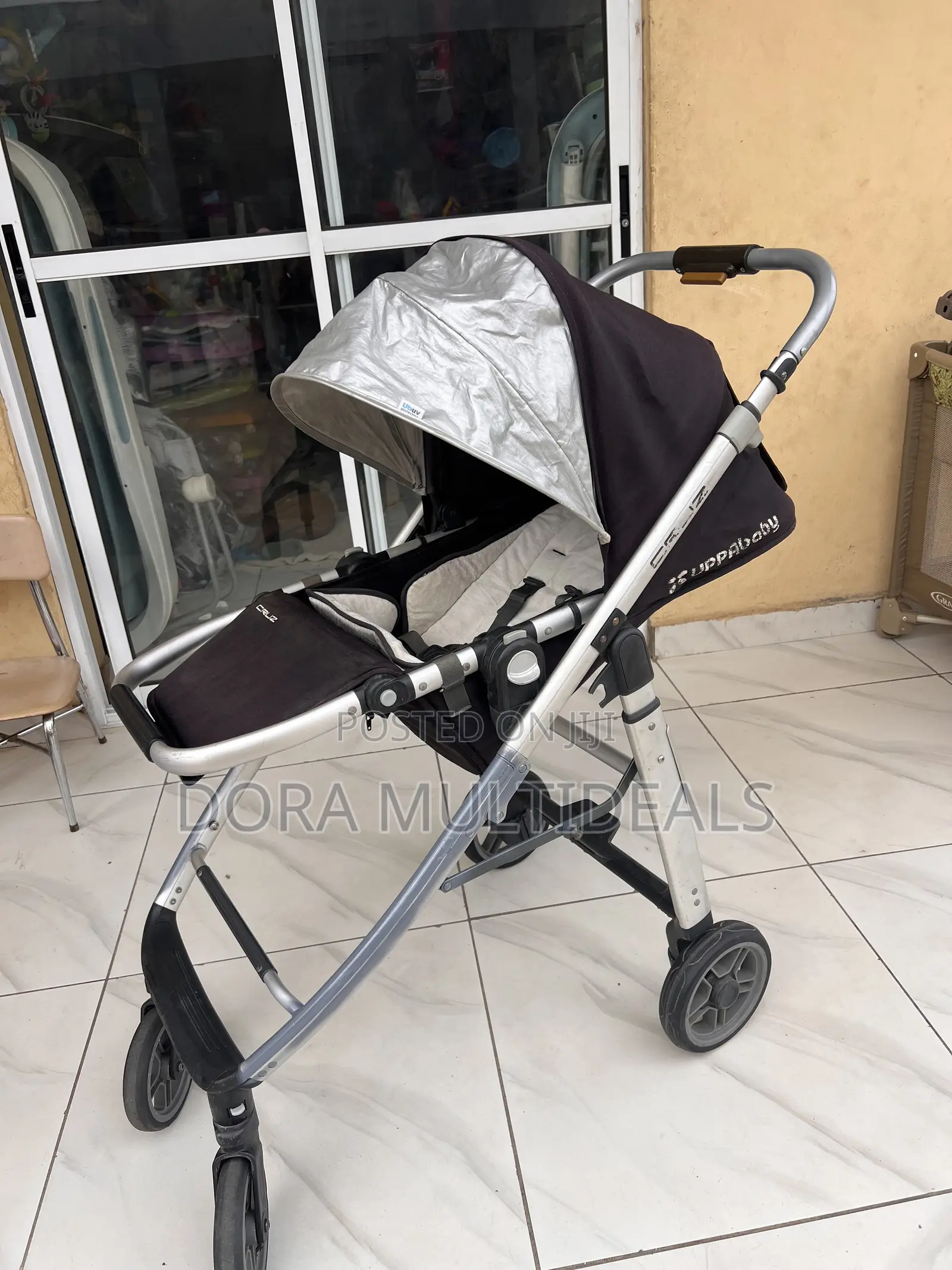 Reversible Bassinet Stroller With Baby Cushion