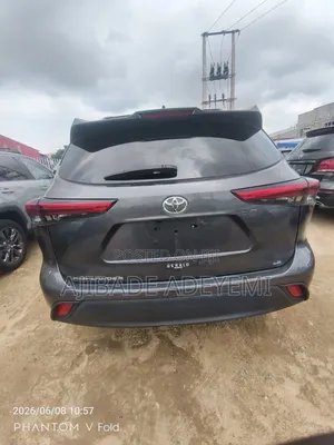 Toyota Highlander LE FWD 2024 Gray