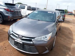 Toyota Camry 2016 Gray