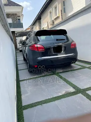 Porsche Cayenne S 2011 Black