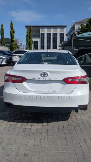 Toyota Camry 2019 White