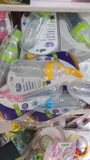 Silicon Feeding Bottle With Spoon
