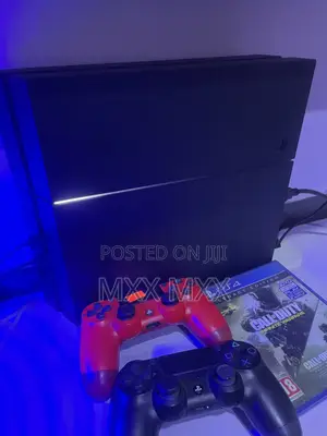 Ps4 With 2 Pads Plus 6 Games