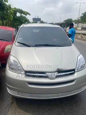 Toyota Sienna 2005 Silver