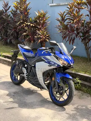 Yamaha R3 2018 Blue