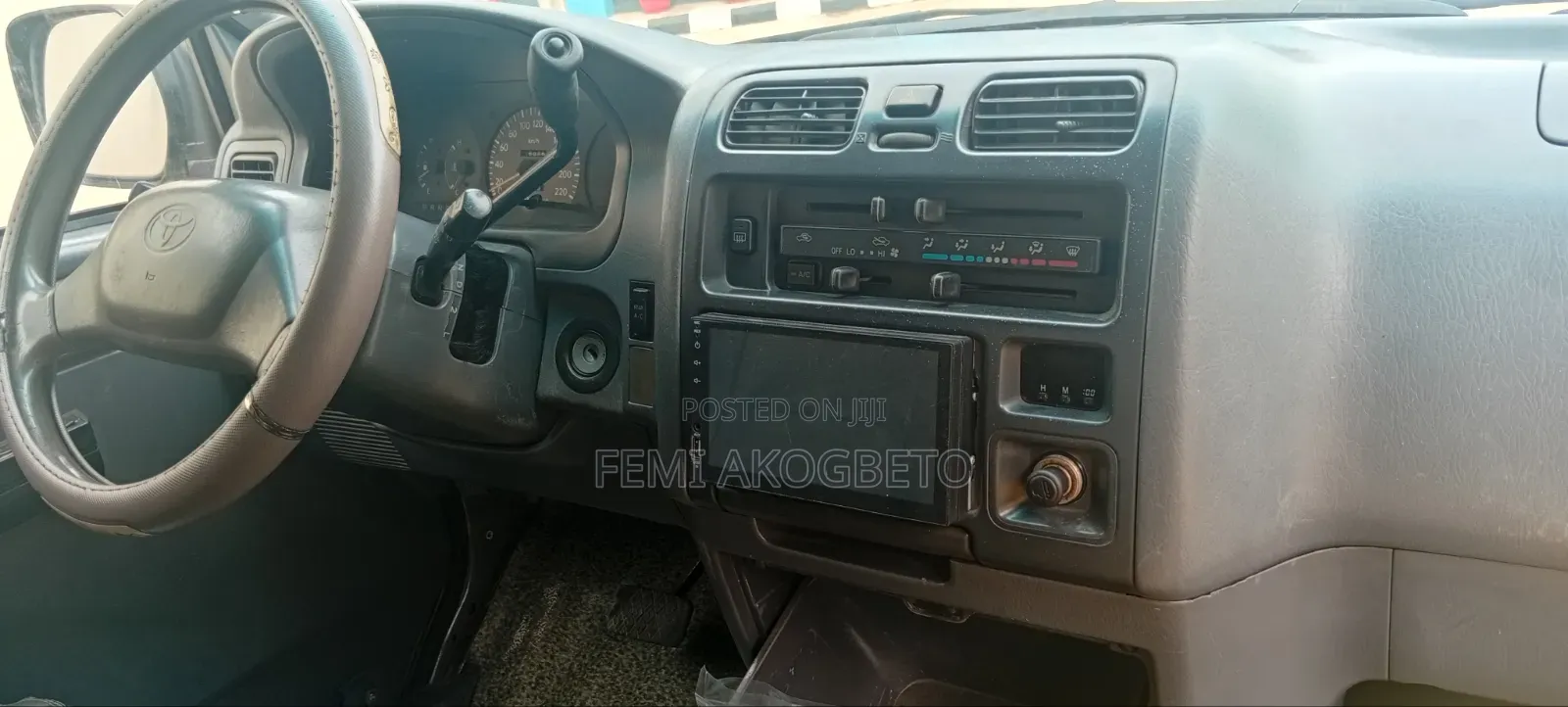 Toyota HiAce 1999 Grey