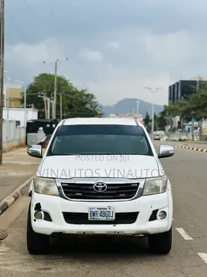 Toyota Hilux 2015 White