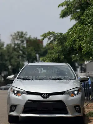 Toyota Corolla LE 4dr Sedan (1.8L 4cyl CVT) 2015 Silver
