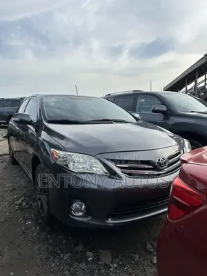 Toyota Corolla LE 4dr Sedan (1.8L 4cyl 4A) 2013 Gray