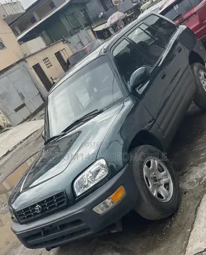 Toyota RAV4 Automatic 2000 Gray