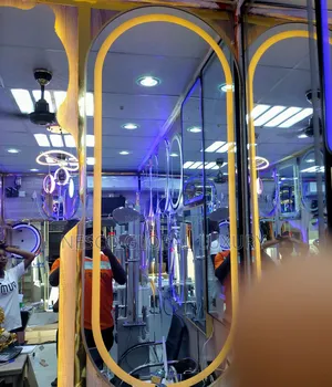 L E D Mirror