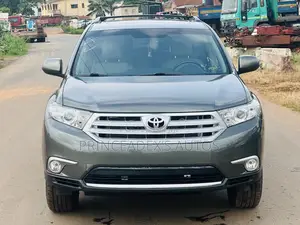 Toyota Highlander SE 2011 Green