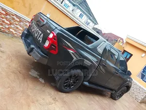 Hilux Body Sticker