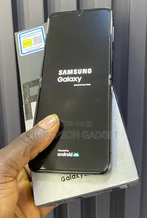 Samsung Galaxy Z Flip4 256 GB Black