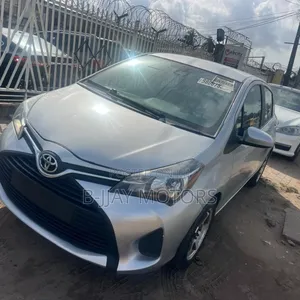 Toyota Yaris L Hatchback 5dr 2017 Silver